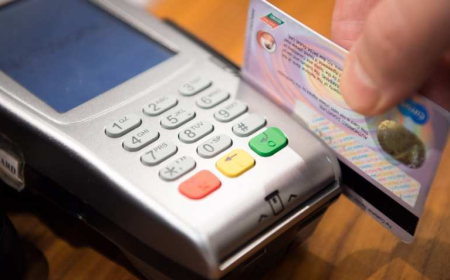 Τι πρέπει να γνωρίζετε εάν η χρεωστική σας κάρτα έχει παραβιαστεί.
