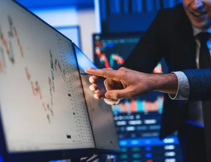 Top 8 dividend plays to buy now, as a world thirsty for oil seeks out their services.