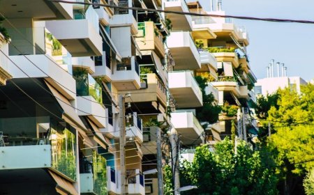 Γιατί είναι τόσο υψηλές οι τιμές των κατοικιών;