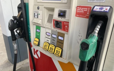 Κατέχεις την αντλία, όχι τον σταθμό. Συλλέγεις διψήφιες αποδόσεις ενώ άλλοι πληρώνουν.