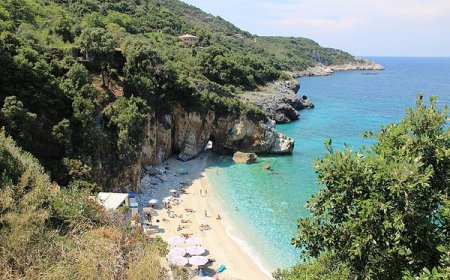 Ο κόσμος πνίγεται από τουρίστες ποιος πληρώνει πραγματικά το τίμημα;