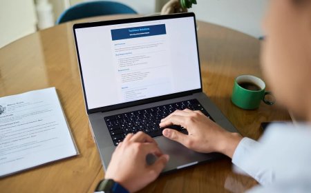 AI και βιογραφικό: Το καλύτερο CV δεν γράφεται μόνο από AI.